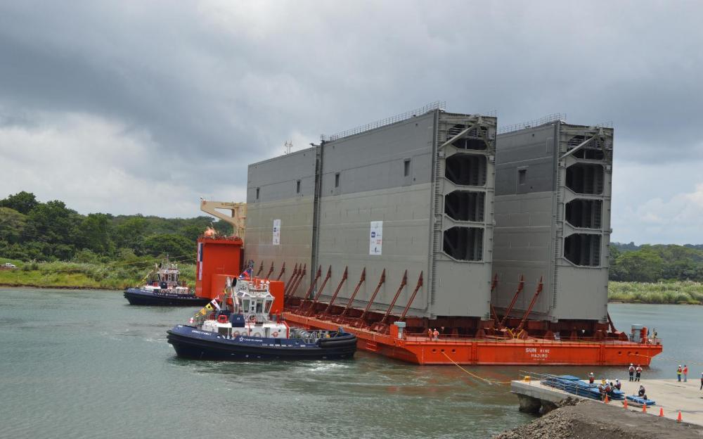 massive-new-gates-for-expanded-panama-canal-arrive-in-panama-